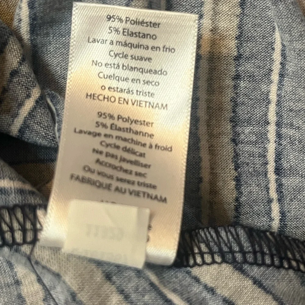 LulaRoe Perfect Tee Womens Medium Blue Grey White Stripe Polyester Short Sleeve - Picture 6 of 8